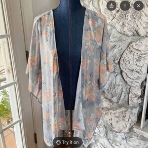 Torrid baby blue floral kimono size 3/4